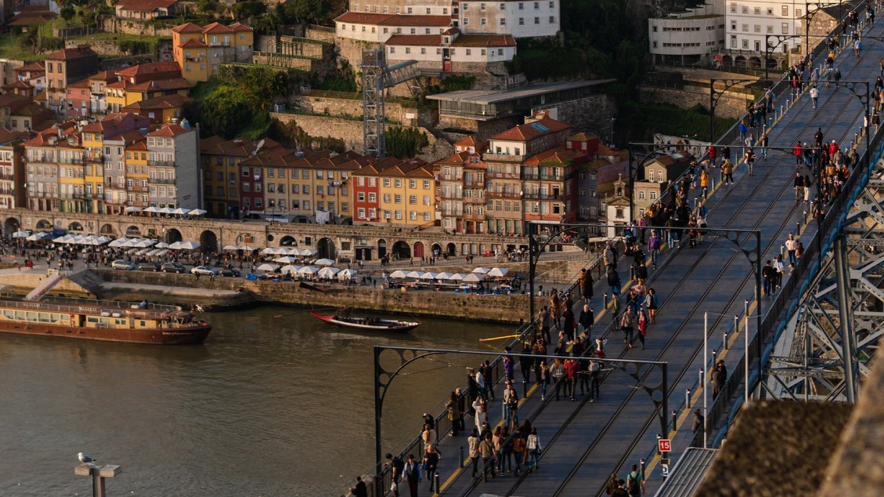 Receitas Turísticas em Portugal em 2020: Recuo de uma Década